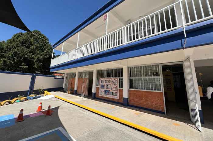 Entrega Romina-Contreras-rehabilitaciones-de-escuelas-en Huixquilucan-2.jpg